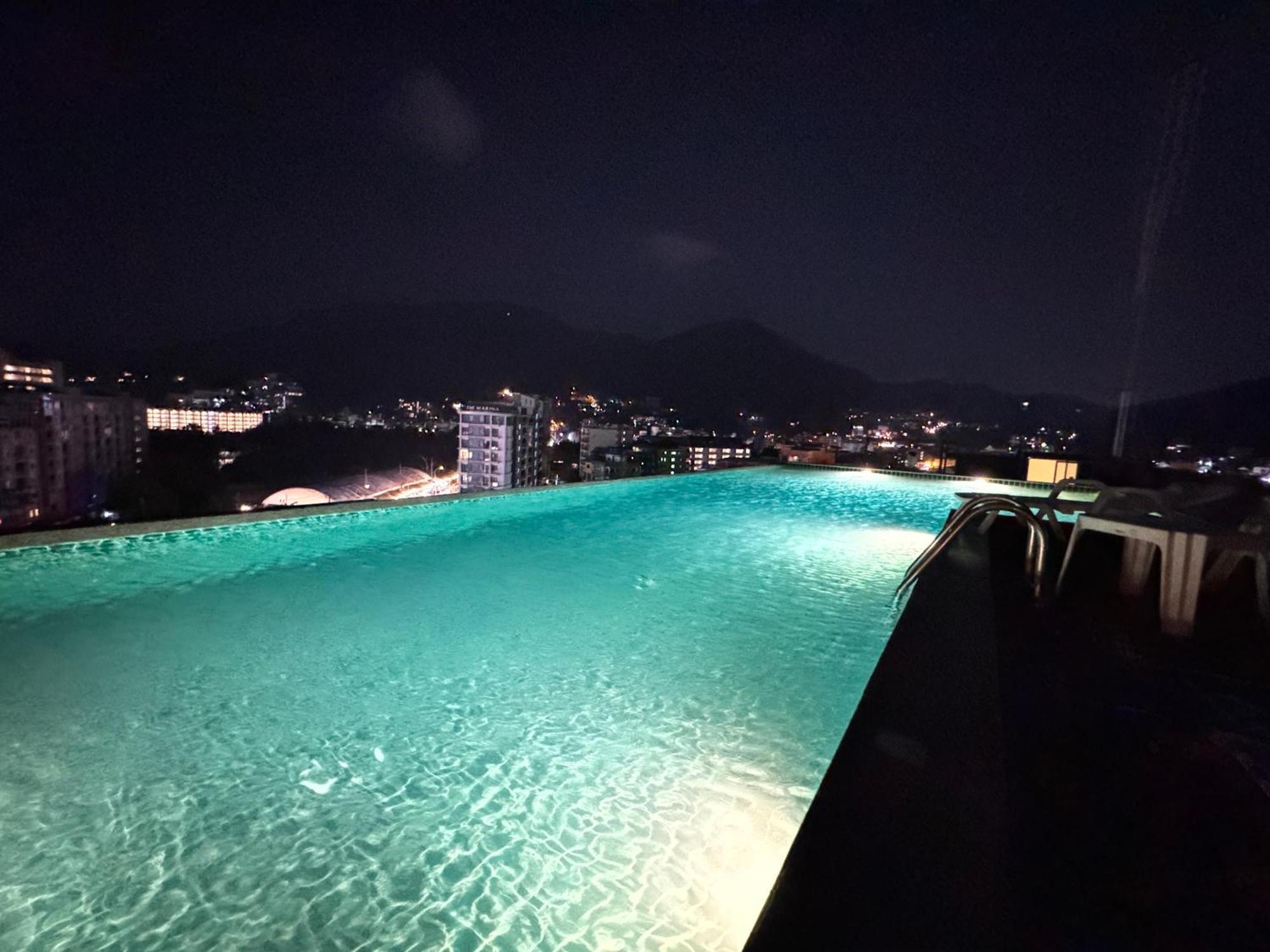 Zephyr Grand Hotel Patong Ngoại thất bức ảnh